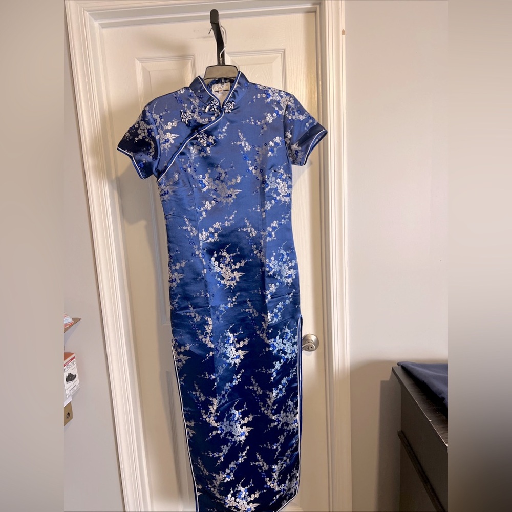 Beautiful Silk Fashion Dress  Size 36 Gorgeous